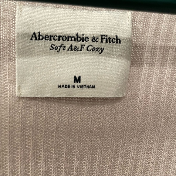 Abercrombie & Fitch Tan Long Sleeve Soft & Cozy Shirt Sz M - Picture 3 of 3
